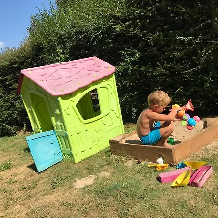 Semesterbostad Letniskowy Nad Jeziorem Mazury 127 Wilimy